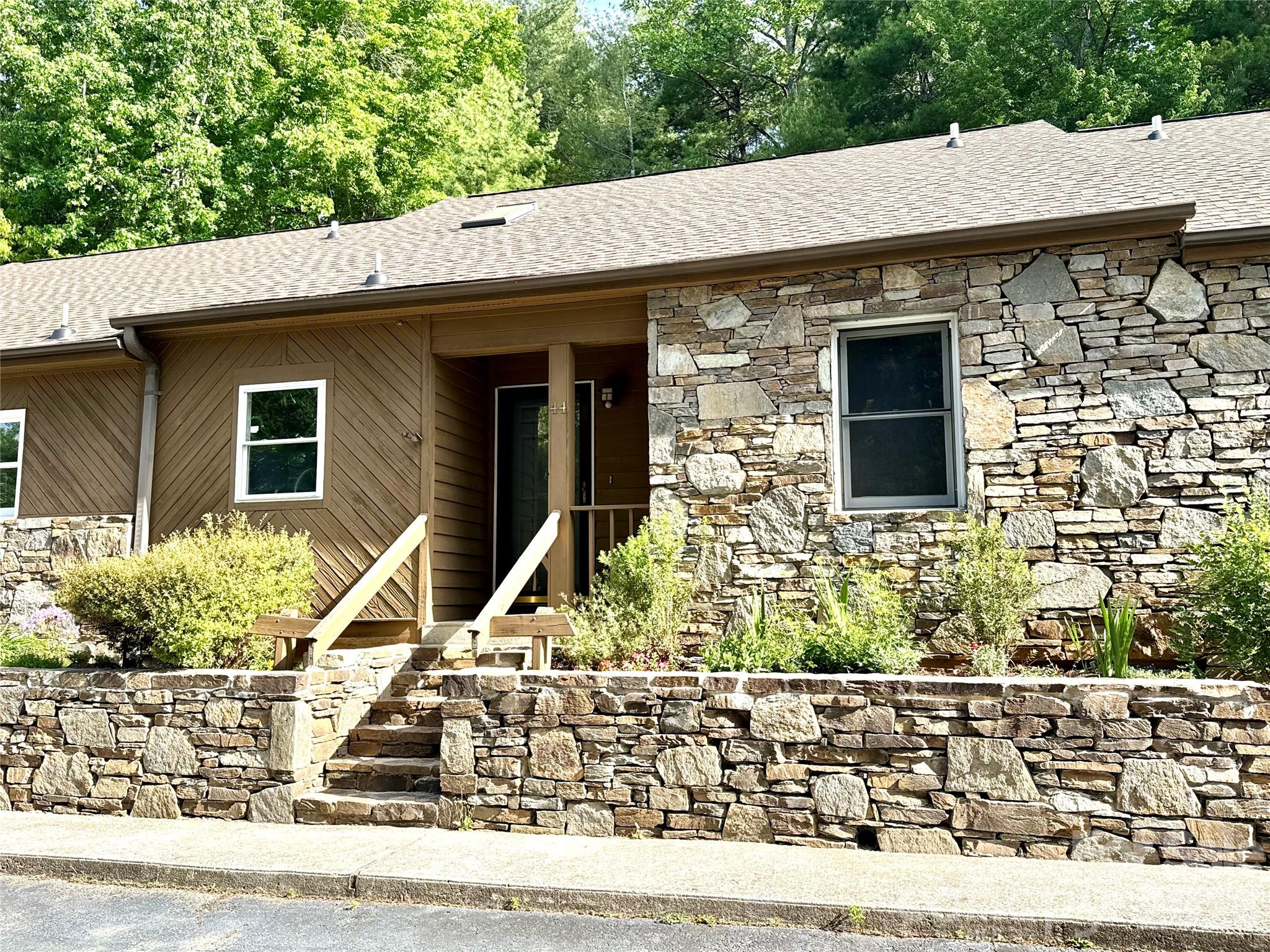 44 Sagebrush Circle, Etowah, NC. property listing photo