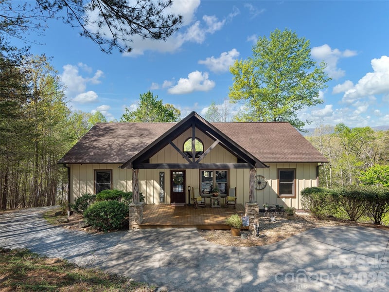 308 North Coast Drive, Mill Spring, NC - 3 beds, 3 baths, 2,860 sqft - $900,000