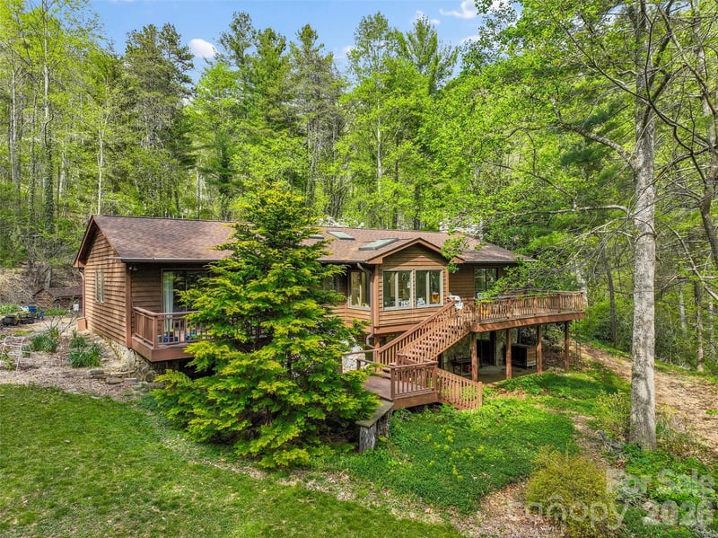120 Carter Cove Road, Asheville, NC - 4 beds, 3 baths, 3,121 sqft - $699,999