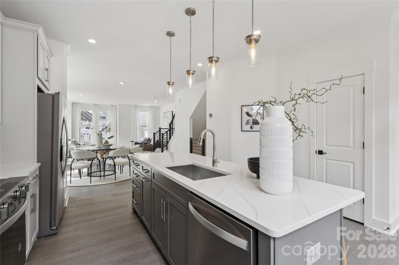 3700 S Tryon Street Apt 31, Charlotte, NC - 4 beds, 4.5 baths, 2,032 sqft - $614,000