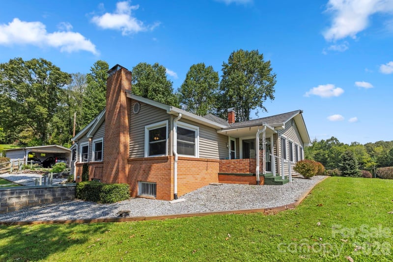 71 Laurel Mountain Road, Brevard, NC - 2 beds, 1 bath, 1,936 sqft - $539,900