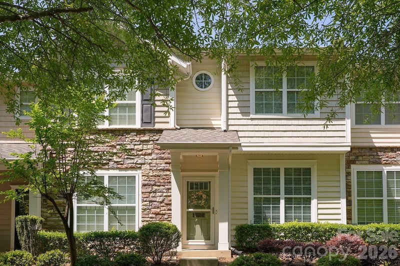 8512 Sunset Hill Road, Waxhaw, NC - 2 beds, 2.5 baths, 1,126 sqft - $315,000