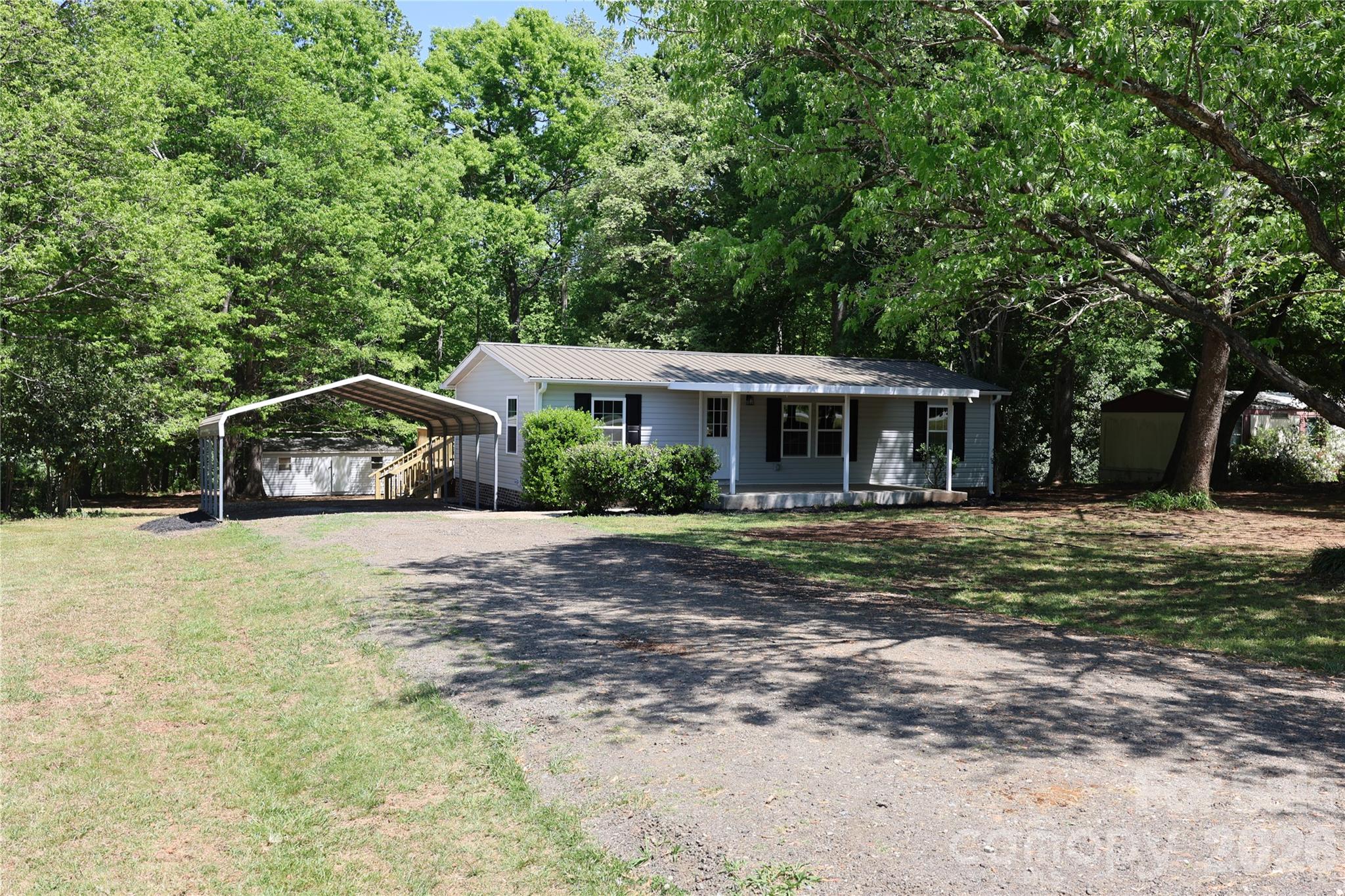 6443 Sherwood Lane, Denver, NC. property listing photo