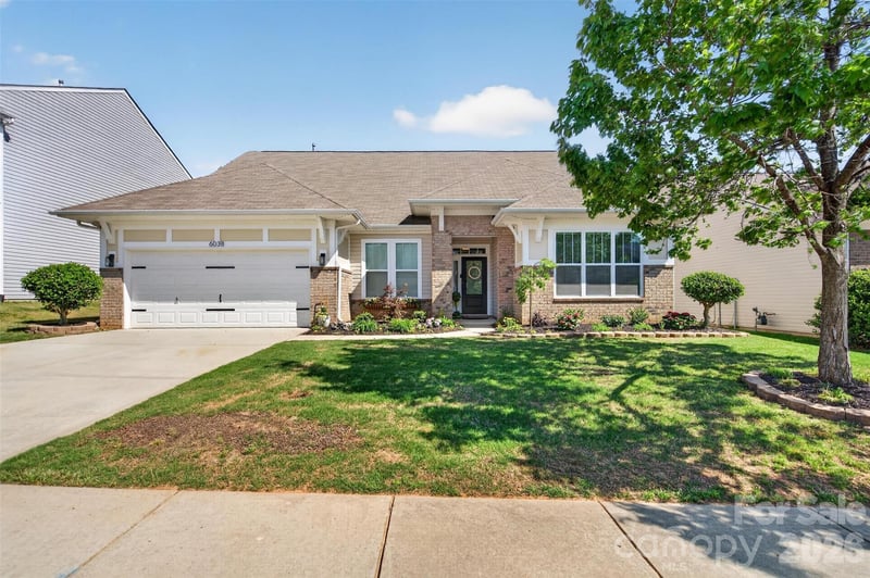 6038 Durango Way, Denver, NC - 4 beds, 3.5 baths, 2,758 sqft - $459,900