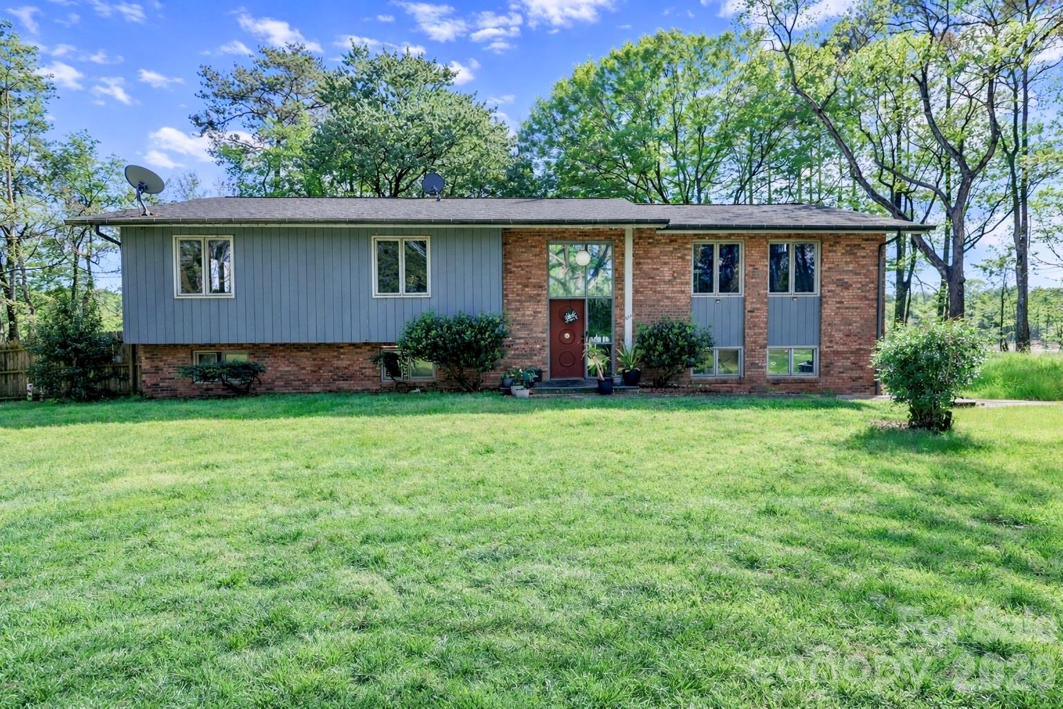 225 Midway Road, Statesville, NC. property listing photo