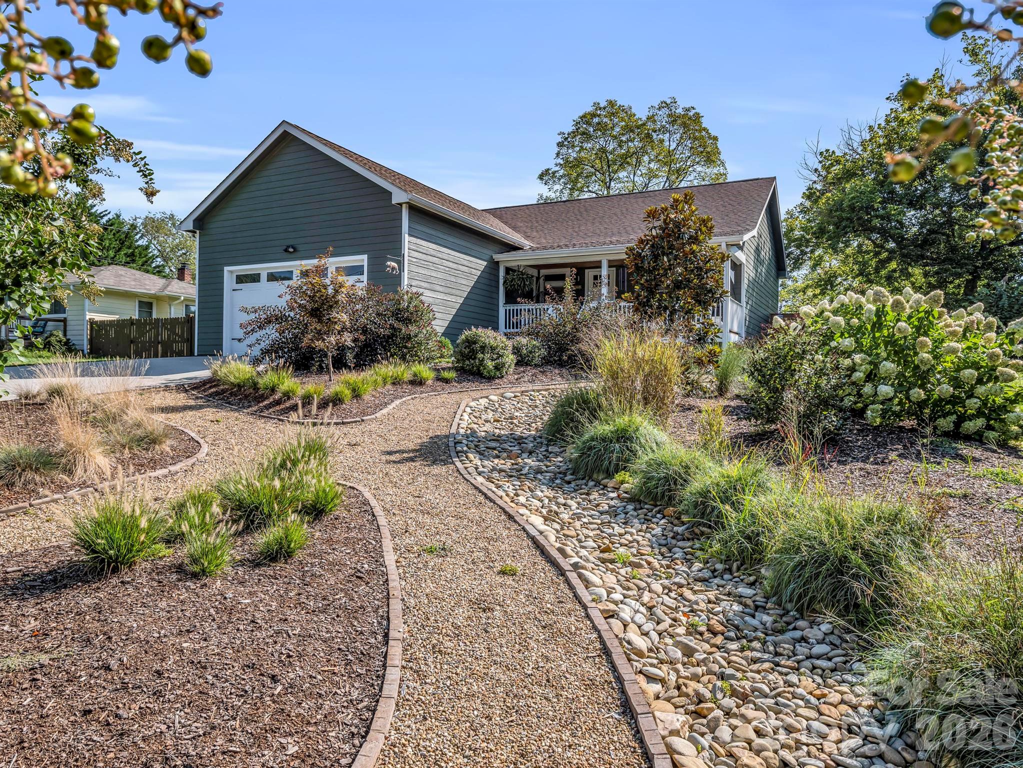 11 N Pershing Road, Asheville, NC. property listing photo