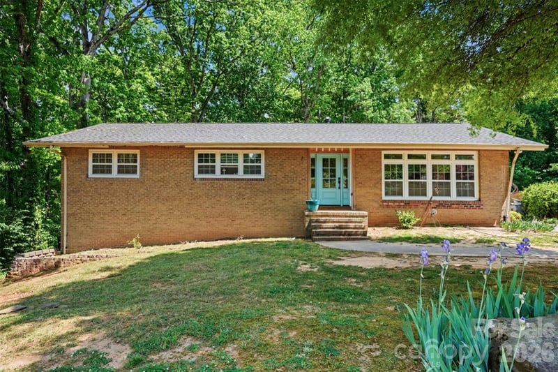 6913 Folger Drive, Charlotte, NC - 3 beds, 2.5 baths, 2,428 sqft - $849,900