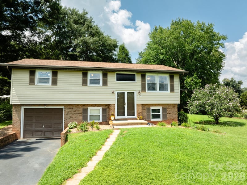 4671 Crystal, Claremont, NC - 3 beds, 2 baths, 1,554 sqft - $279,000