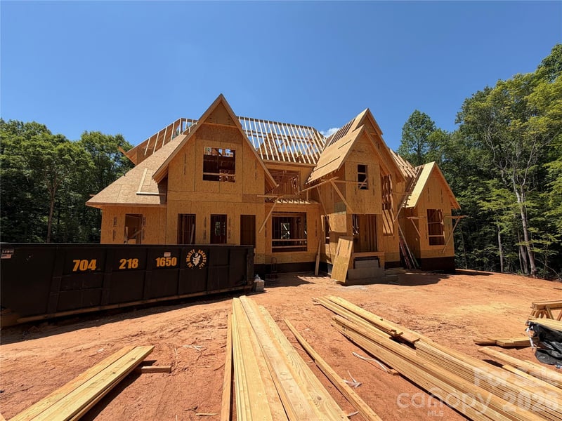 1051 Ventosa Drive, Denver, NC - 7 beds, 5.5 baths, 7,423 sqft - $3,475,000