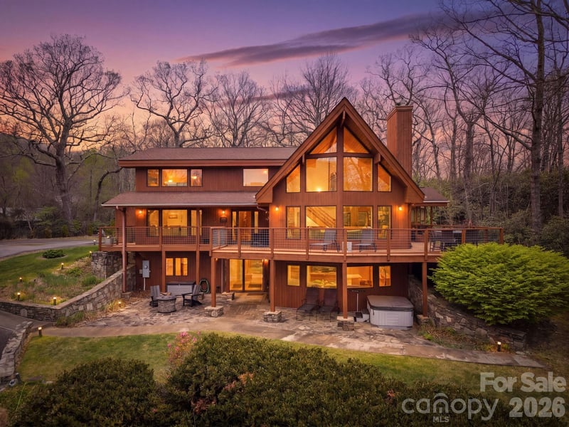 6 Orchard Knob Lane, Black Mountain, NC - 3 beds, 4 baths, 3,493 sqft - $1,050,000