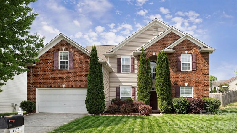 16731 Macanthra Drive, Charlotte, NC - 5 beds, 3.5 baths, 3,524 sqft - $479,000