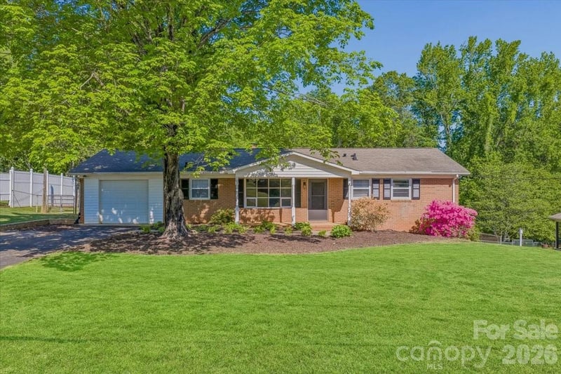 105 Vina, Mount Holly, NC - 3 beds, 2 baths, 1,347 sqft - $339,900