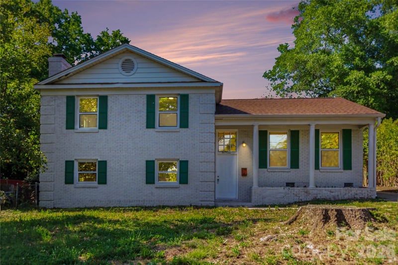 5439 Kerry Lane, Charlotte, NC - 4 beds, 2.5 baths, 1,862 sqft - $359,910