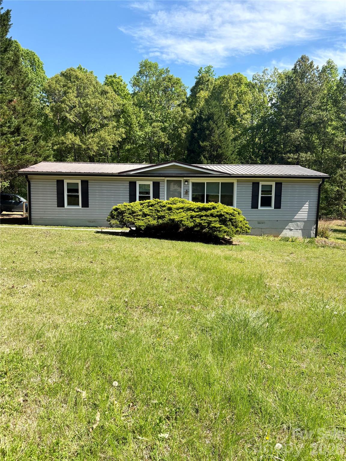 5022 Wrenn Drive, Denver, NC. property listing photo