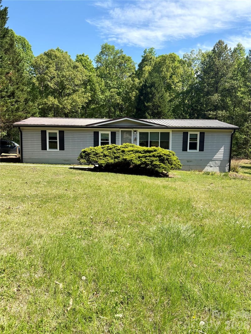 5022 Wrenn Drive, Denver, NC - 2 beds, 2 baths, 1,320 sqft - $230,000