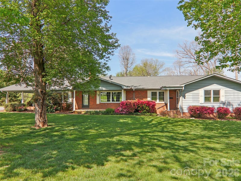 927 Ladson, Mills River, NC - 4 beds, 3 baths, 2,720 sqft - $725,000