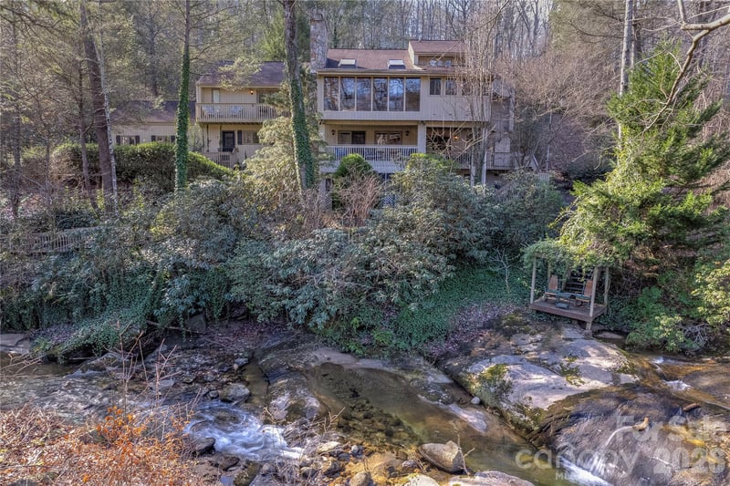 171 Fairway Drive, Lake Lure, NC - 3 beds, 5 baths, 3,859 sqft - $925,000