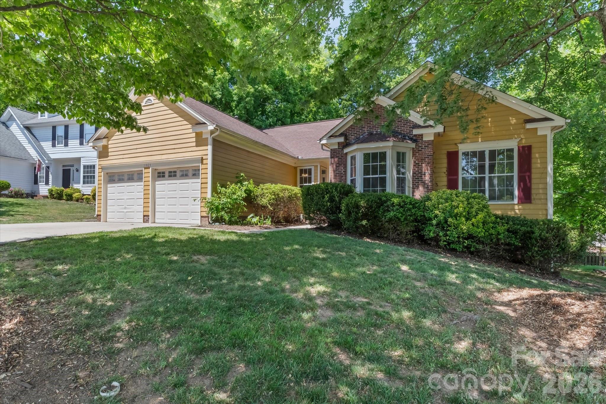 11823 Harris Ridge, Charlotte, NC — property listing photo 1