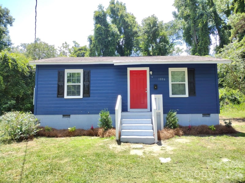 1006 Gum Street, Shelby, NC - 3 beds, 2 baths, 720 sqft - $149,900