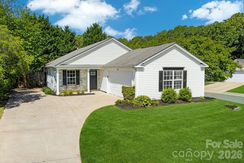 102 Daventry Place, Mooresville, NC - 3 beds, 2 baths, 1,425 sqft - $325,000