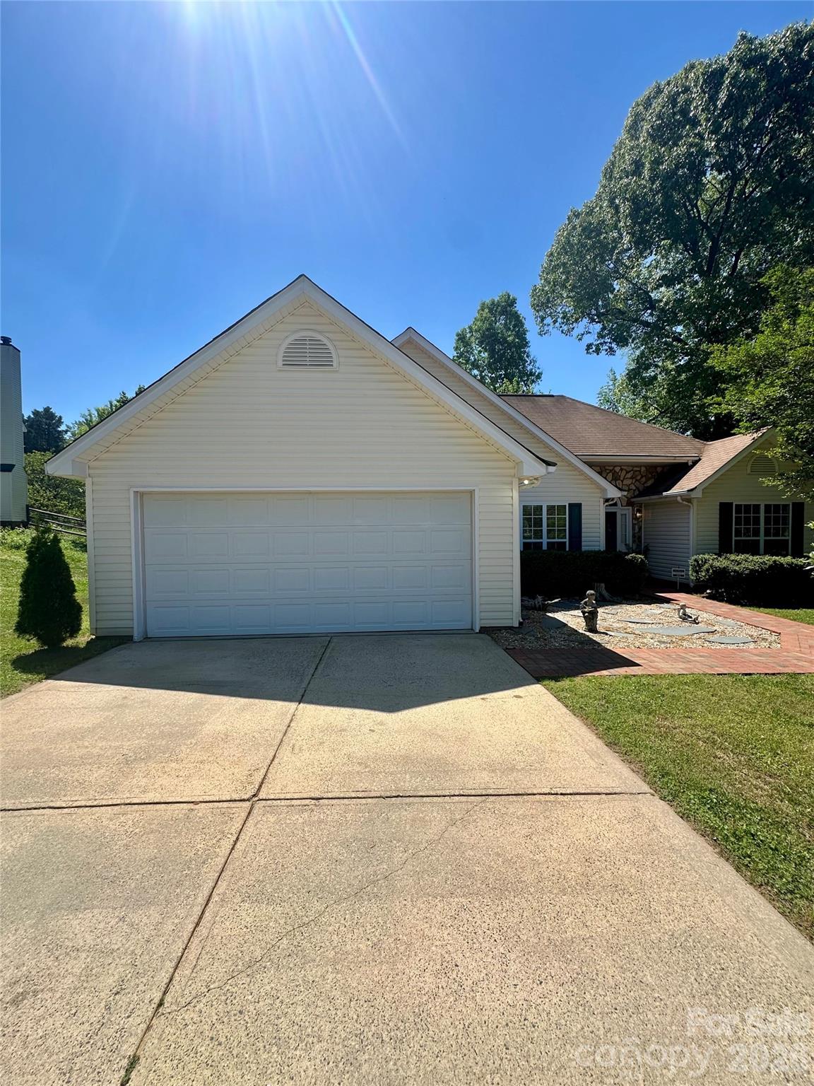 106 Old Willow Road, Mooresville, NC. property listing photo