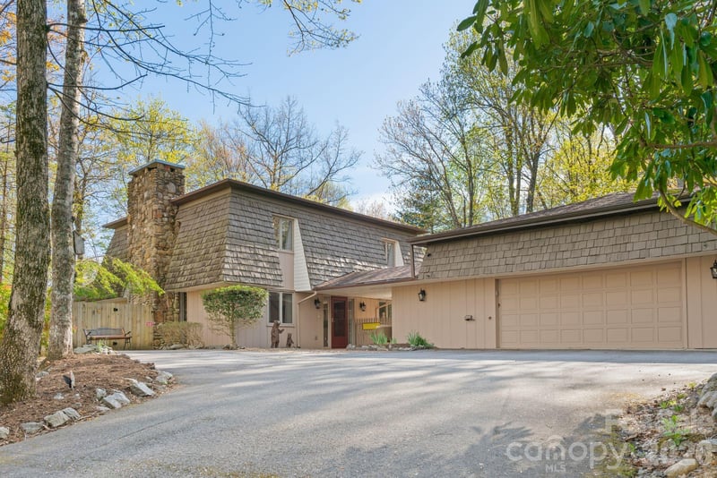 363 S Sequoyah Lane, Brevard, NC - 3 beds, 2 baths, 2,182 sqft - $550,000