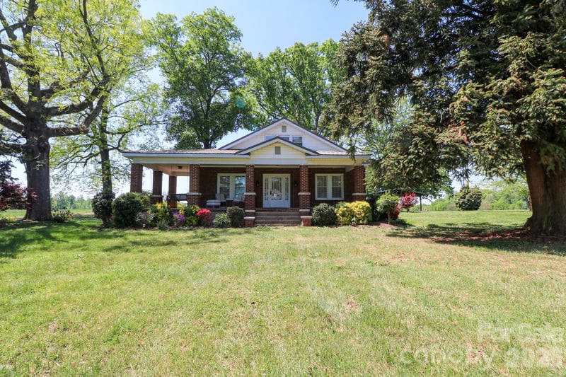 790 Foster, Cleveland, NC - 2 beds, 1 bath, 1,775 sqft - $449,000