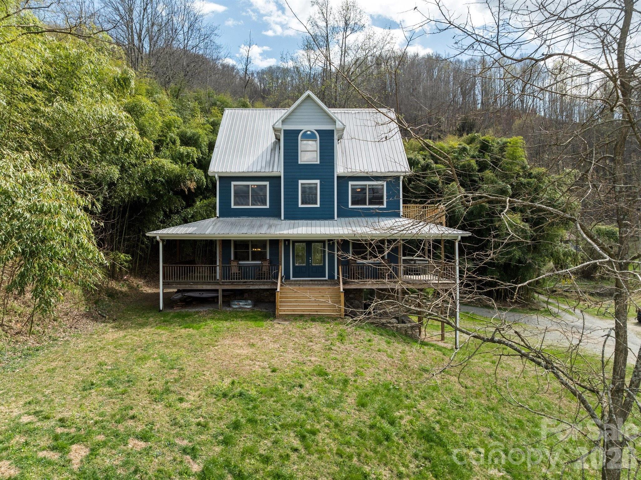 22 Pear Tree Lane, Leicester, NC. property listing photo