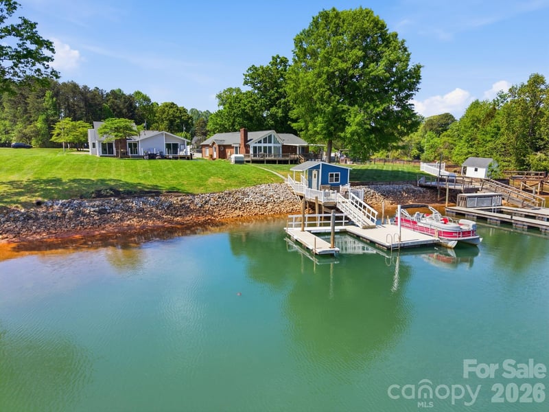 8029 Lucky Creek Lane, Denver, NC - 3 beds, 2 baths, 1,567 sqft - $1,299,999