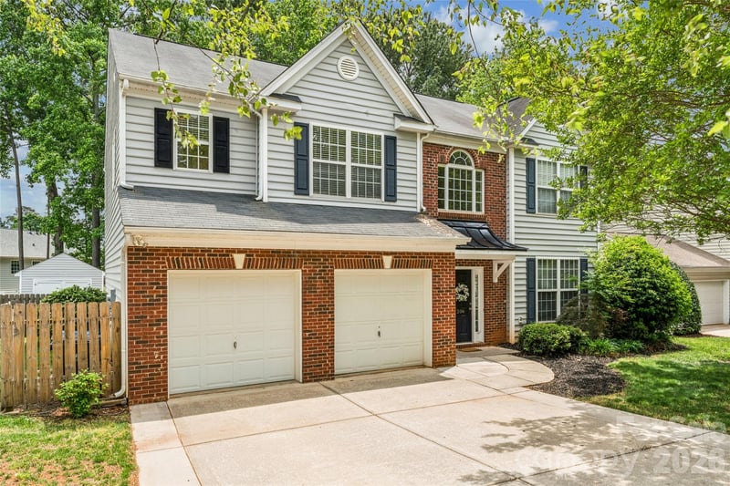 1206 Arrow Lake, Fort Mill, SC - 4 beds, 3 baths, 2,696 sqft - $485,000