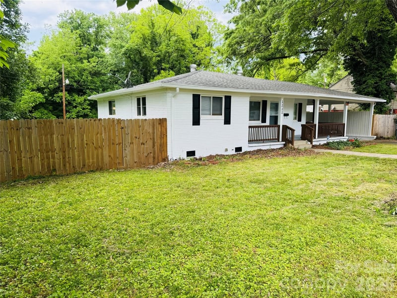 1211 Campus, Charlotte, NC - 3 beds, 1 bath, 1,132 sqft - $299,000