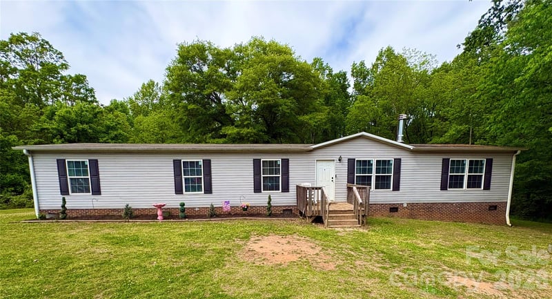 718 W Virginia Avenue, Bessemer City, NC - 4 beds, 2 baths, 2,027 sqft - $245,000