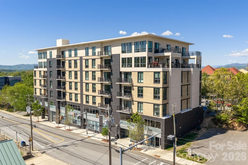 45 Asheland Avenue Apt 308, Asheville, NC - 2 beds, 2 baths, 1,151 sqft - $725,000