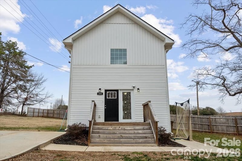 305 Wingate Court, Shelby, NC - 2 beds, 1.5 baths, 1,000 sqft - $198,400