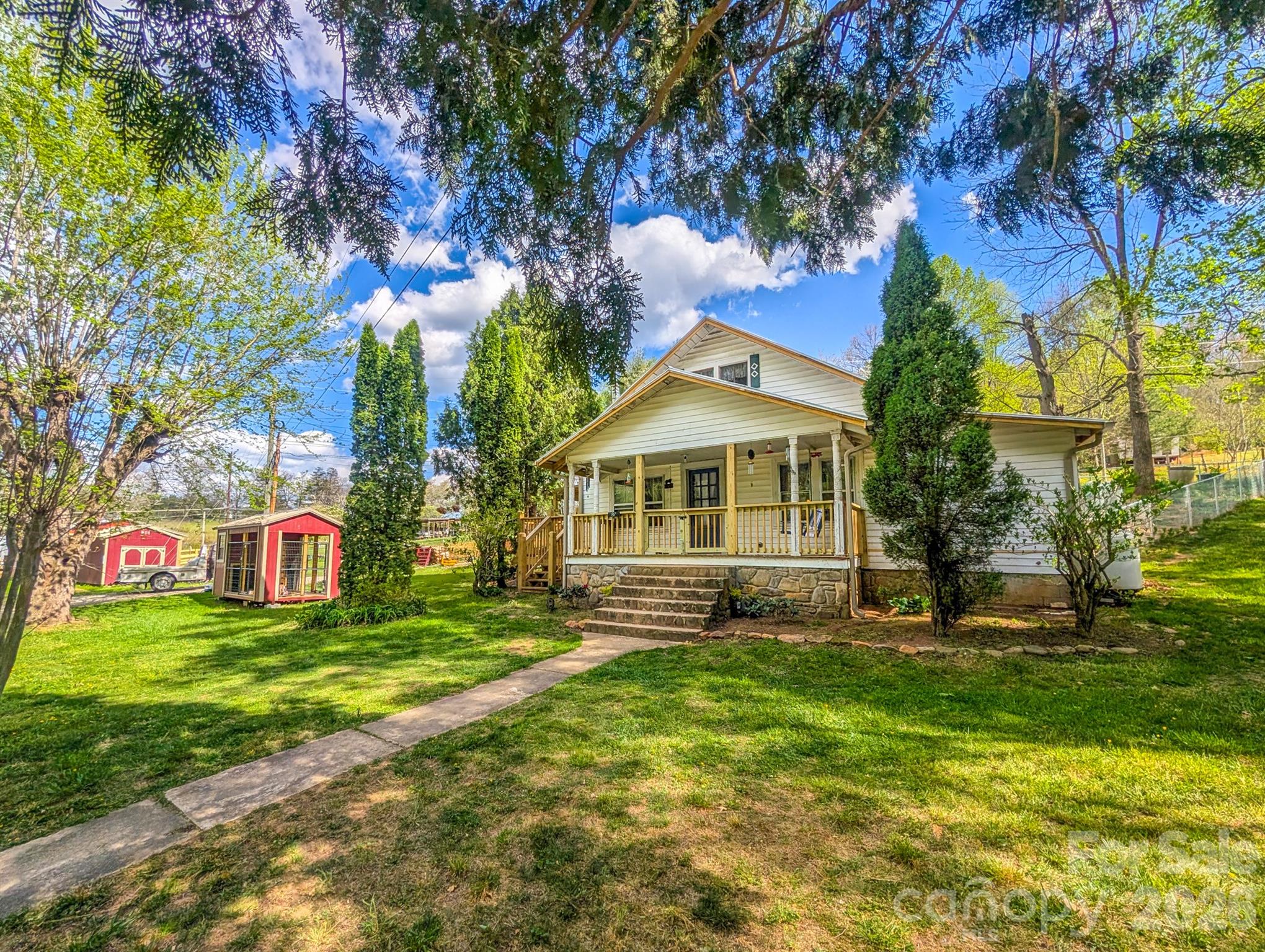 87 Henderson Lane, Burnsville, NC. property listing photo