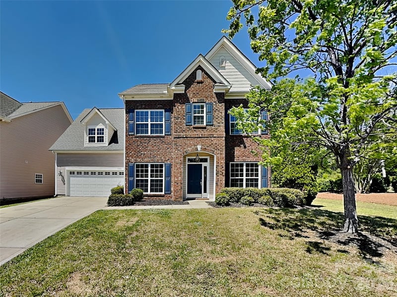 11206 Scottsman Trace Drive, Charlotte, NC - 4 beds, 3.5 baths, 3,083 sqft - $469,900
