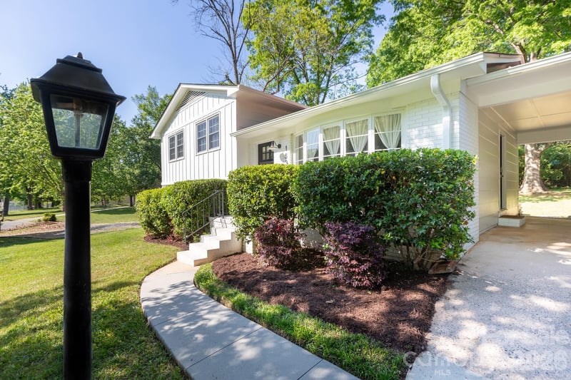 1530 Barberry, Charlotte, NC - 4 beds, 3 baths, 1,680 sqft - $595,000