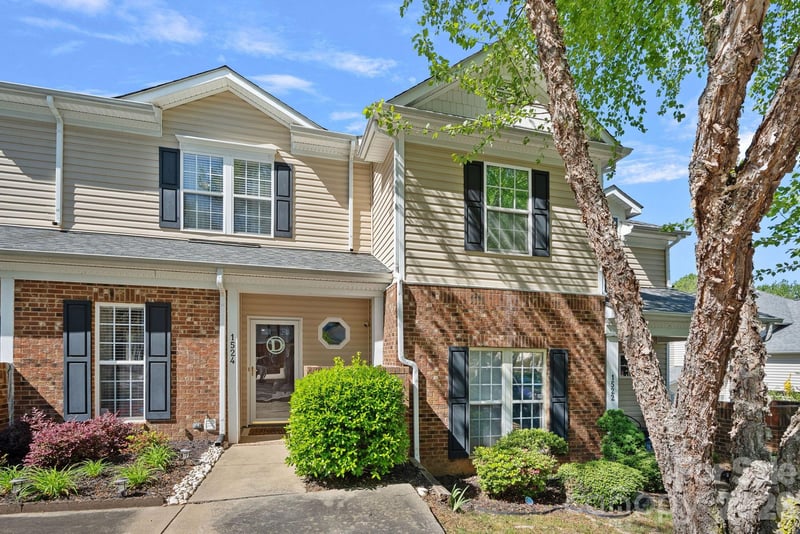 1524 Anthem Court, Charlotte, NC - 2 beds, 2.5 baths, 1,219 sqft - $325,000