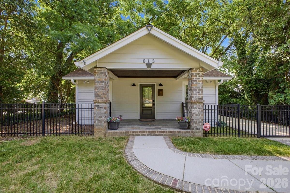 813 Walnut Avenue, Charlotte, NC. property listing photo