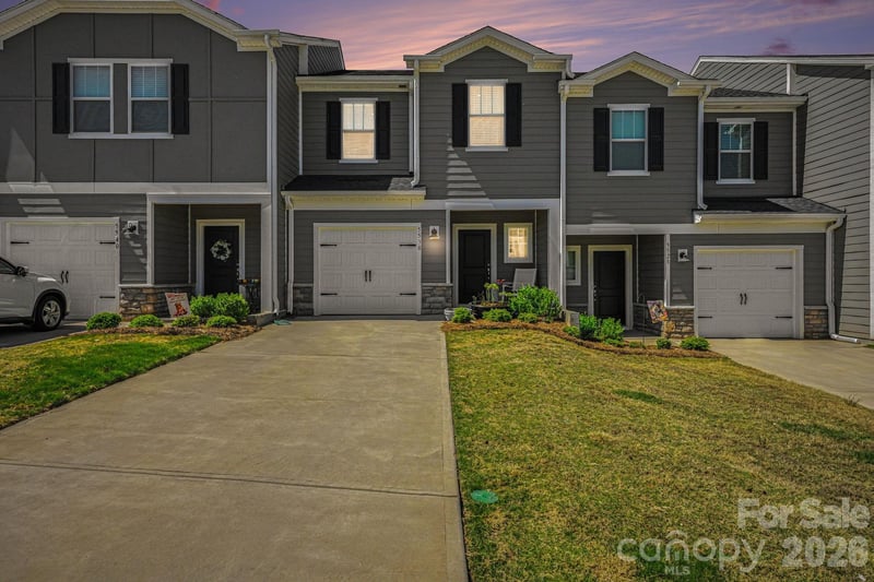 5530 Worrell Way, Kannapolis, NC - 3 beds, 2.5 baths, 1,392 sqft - $289,000