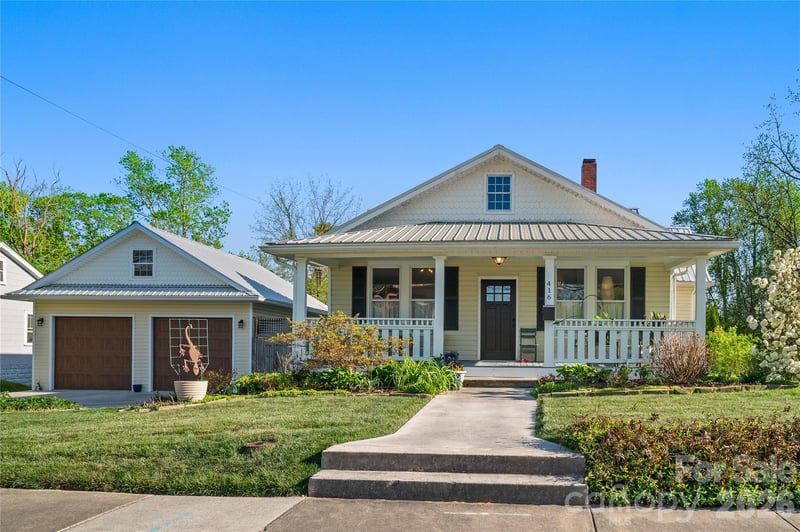 416 3rd, Hendersonville, NC - 4 beds, 2 baths, 1,415 sqft - $599,000
