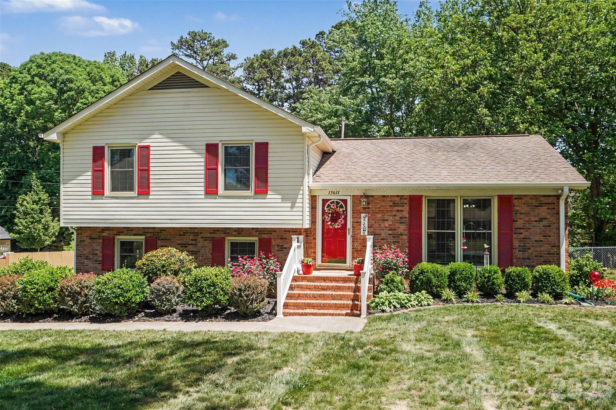 13611 Idlefield, Matthews, NC — property listing photo 1