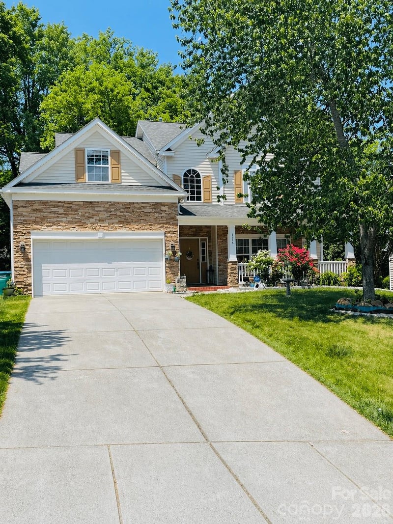 1518 Squirrel Lake, Matthews, NC - 3 beds, 3 baths, 2,651 sqft - $650,000