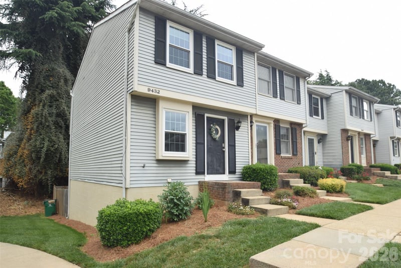 9432 Lexington Circle A, Charlotte, NC - 3 beds, 2 baths, 1,388 sqft - $220,000