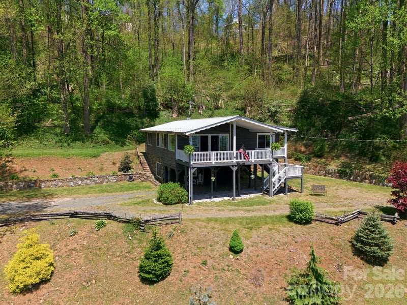 199 Alpine, Marion, NC - 2 beds, 3 baths, 1,540 sqft - $399,000