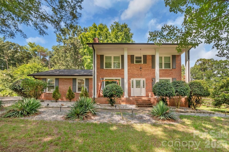 6070 Ferncliff Drive, Concord, NC - 3 beds, 2.5 baths, 1,886 sqft - $445,000