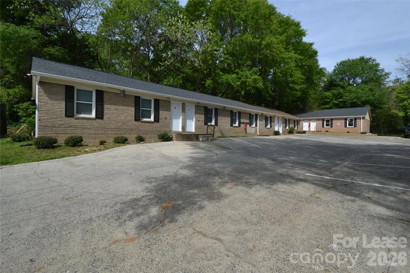 1212 Essex Avenue Apt 3, Gastonia, NC - 2 beds, 1 bath - $1,000