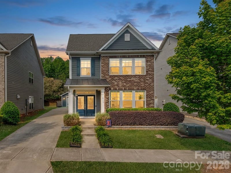8753 Aspinwall Drive, Charlotte, NC - 3 beds, 2.5 baths, 2,034 sqft - $394,995