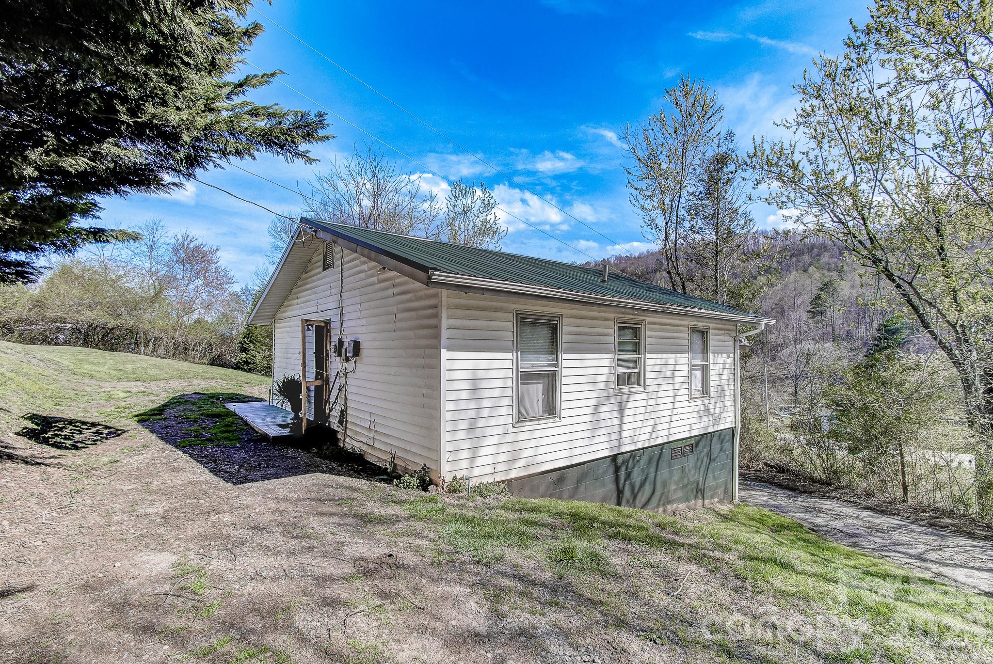 6 Lands End Drive, Candler, NC. property listing photo