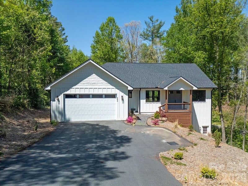 404 High Ridge, Mills River, NC - 3 beds, 3 baths, 1,648 sqft - $599,999